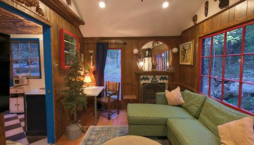 Vintage Lovers` Cabin with Jacuzzi & Lake Access - Foto 5