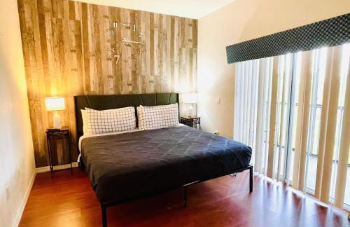 Huge Screened Patio That Overlooks Lake Buck, Near Famous Attractions!! - Foto 26