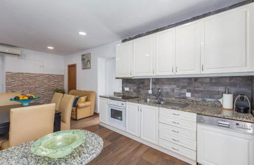 Casa das Dognas with Private Pool & Garden - Castelo de Paiva, by Hopstays - Foto 8