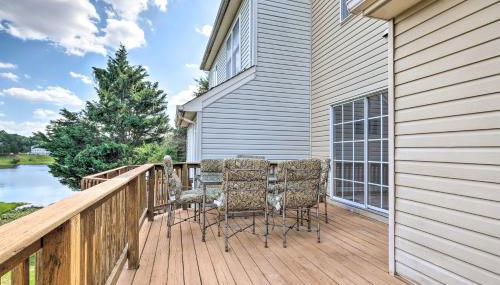 Pond-View Deck and Pool Table Woodbridge Haven! - Foto 3