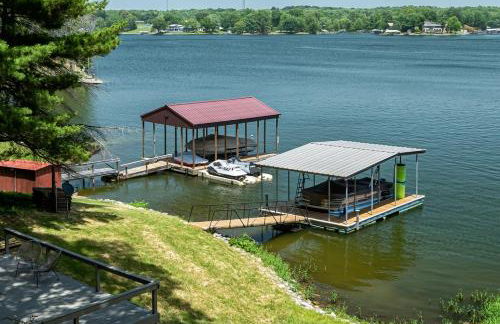 French Country Cottage Dock & Screened Porch - Photo 44