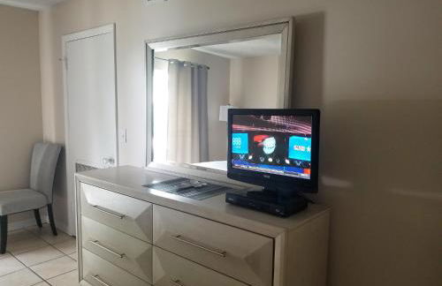 Beach and sunset view from your balcony - Photo 22