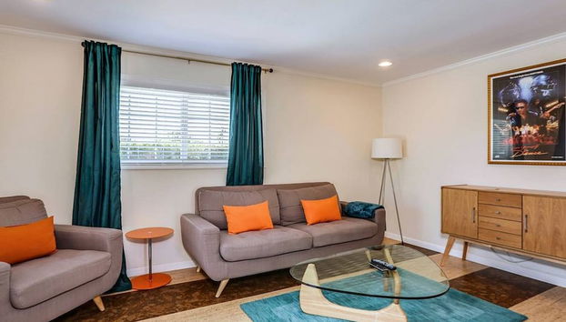 Relax at the 3BR Tranquil Oasis in Palm Springs - Photo 4, Room