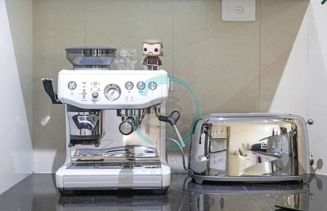 Lux Beachfront PH Office Pool Skyline Views - Foto 11