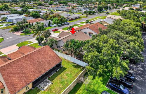 Family-Friendly Boca Gem! 4BR 3BA with Pool & Sauna - Foto 50