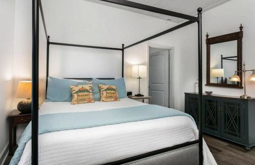 Creole Cottage - 2 Bed, 1 Bath, Pet Friendly with Fee, Walk to Downtown, Grill, Washer & Dryer - Foto 50