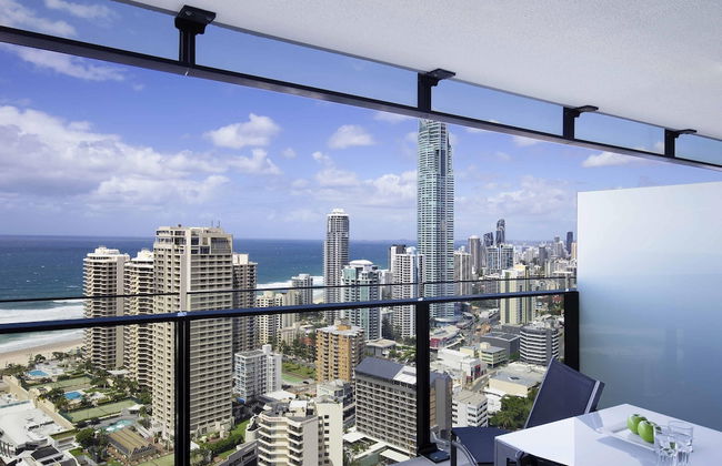 Mantra Circle on Cavill - Photo 26