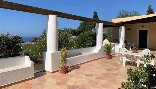 Casa Il Girasole, panoramica e a pochi passi dal centro di Malfa - Foto 4