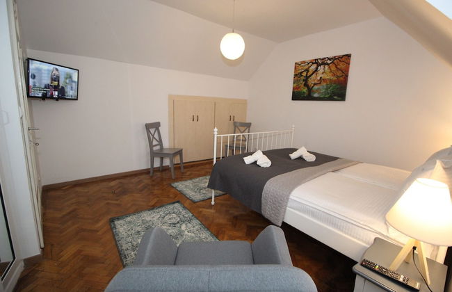 92 Residence - Photo 56