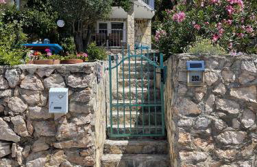 Small house at seafront - Photo 22