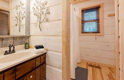 Home with Sauna & Hot Tub & Lake Access - Foto 42