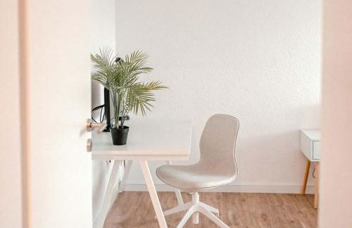 Apartment mit Küche, Arbeitsplatz und XXL Sofa - Foto 3