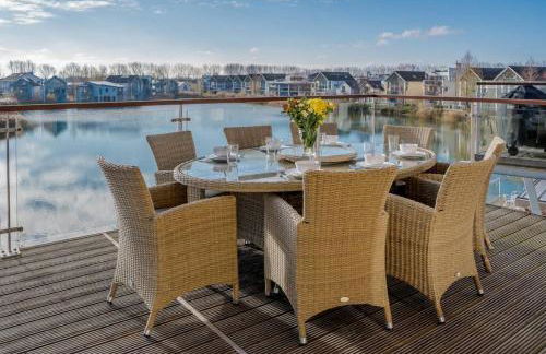 Wren Lodge HM11 HOT TUB Lakeside Spa Property - Foto 4