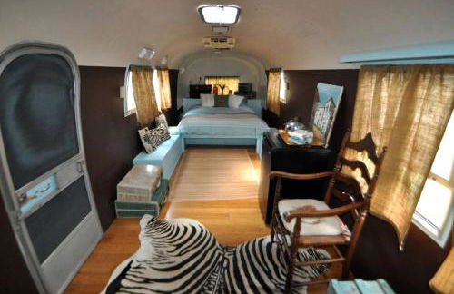 Luxury Airstream Campsite Nestled Beneath Oak Trees Outside of Austin, Texas - Foto 19