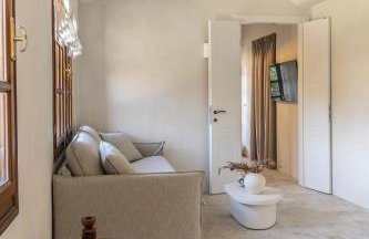 Om Living Pelion - Photo 55