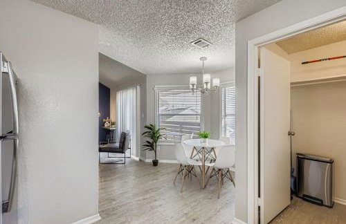 Chic 2B - 2BA Getaway - Cedar Park - North Austin - Foto 11