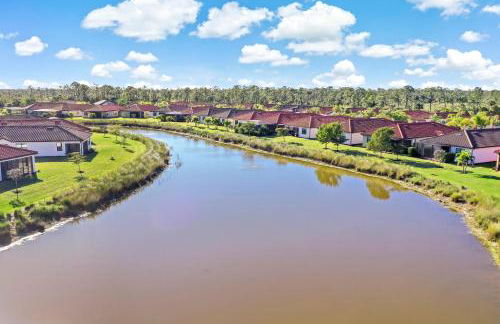 Modern waterfront home in Artesia with pool/gym - Photo 33