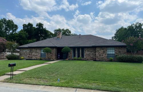 Designer Single Story 4 bed 3 bath home in mid-century style with big backyard and garage - Foto 31