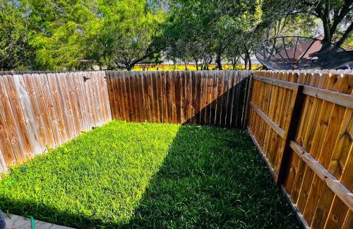 Hummingbird Haven 2 Cozy Comfort Haven - Parking at No Extra Cost - Photo 10