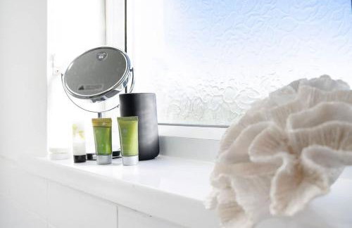 NEW! 2BR in West Terrace, Sleeps 4 - Photo 16