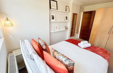 Lovely 4-Bedroom Kilburn Flat with Garden and Parking near Hampstead Heath, Abbey Road by Staylio London - Foto 23