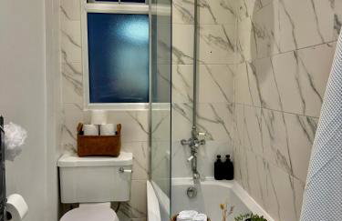 Superb Duplex in North London with reserved parking - Photo 23