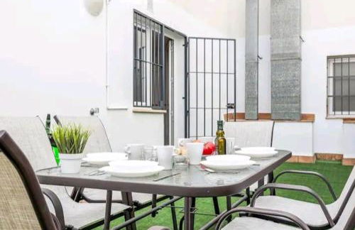 Apartamento con patio y piscina cerca de Sevilla - Photo 21