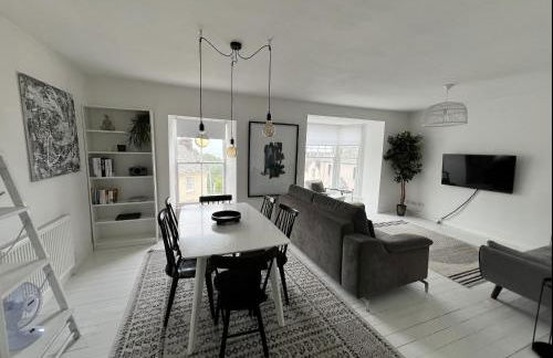 A stunning 2 bed apartment - Photo 10