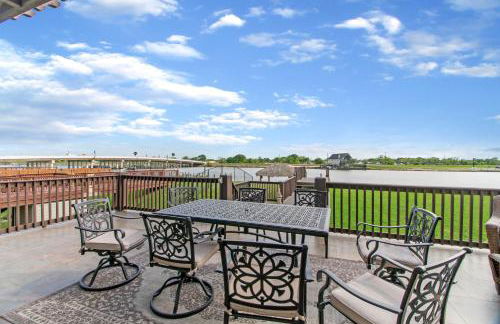 Luxury Waterfront Home Family and Pet Friendly Near Surfside Beach 11 Mins - Foto 58