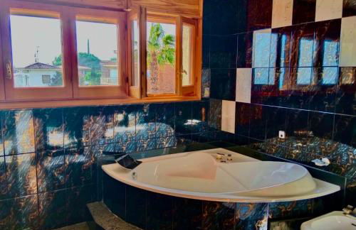 Casa de 2000 m2 Piscina Mar Barbacoa y Felicidad - Foto 44