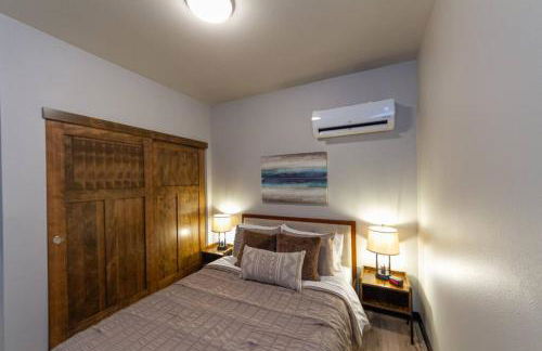 Wonderful Triplex Unit With Spectacular Lake View! - Foto 12