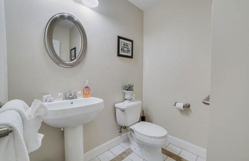 Peaceful Cavendish Retreat with Hot Tub and Fireplace! - Foto 10