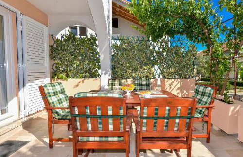 Villa Zdenka with heated pool - Photo 40