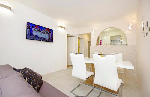 Split Symphony Garden: Modern, new Apartment (4+1), 5 min walk to ˝Firule˝ SAND BEACH, 12 min walk to CITY CENTER - Foto 32