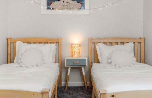 Beautiful 3 story villa with room for 17 people - outdoor POOL and indoor SAUNA - Foto 51