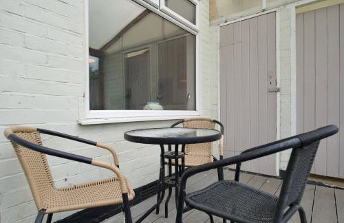 London Road Villa - Free Netflix, Private Parking, WiFi & Private Garden - Photo 34