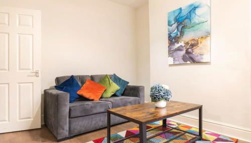 3-bedroom Home in Liverpool L15 with FREE Parking - Foto 5