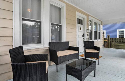 Charming 4BR Retreat in Arlington Sleeps 12 NearDC - Foto 32