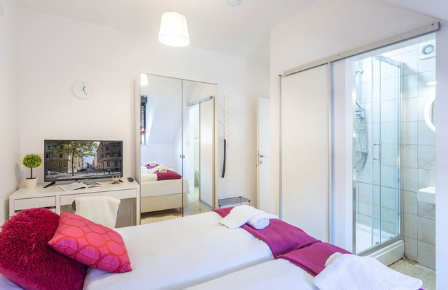 Bright and Cozy Duplex Near City Center - Foto 7