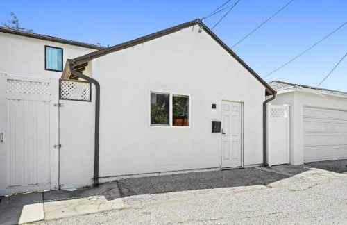 New Modern Cozy Guest House, Parking, Pet Friendly in Mar Vista! - Photo 16