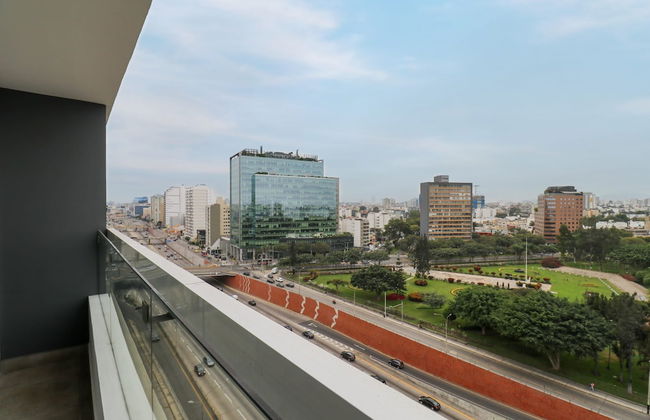 w Admirable 2BR w Modern Balcony in Miraflores - Photo 7