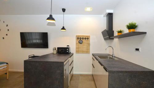 Black & White Studios - Photo 4, minibar