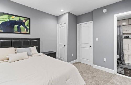 Charming Home Parking, Sleeps 10, WFH Space - Foto 29