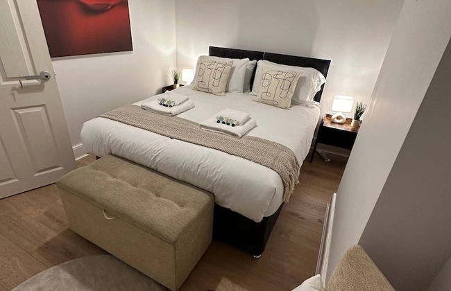 3 bed Chill Glouc With 3 Bedrooms and 1 Bathrooms - Photo 32