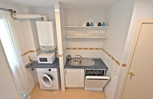 On Beach Deluxe Apartment with Pools and own Garden - Foto 13