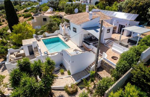 CoolHouses Algarve, Luz, 3 Bed villa, 1 bed studio, heated pool & jacuzzi, sea views, Casa Pequena - Foto 31