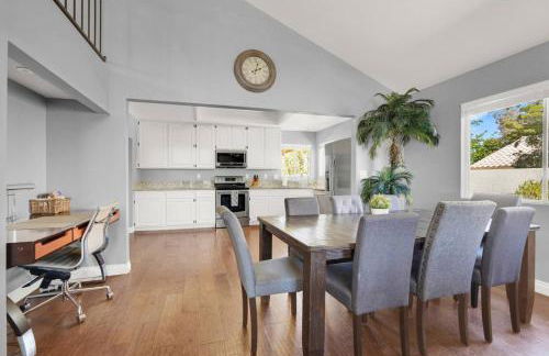 Luxe 4BR Vegas Retreat Pool, Games and BBQ - Foto 19