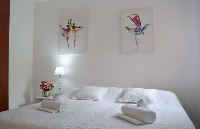 Beautiful Modern Apartment 3BDR E3 - Photo 11