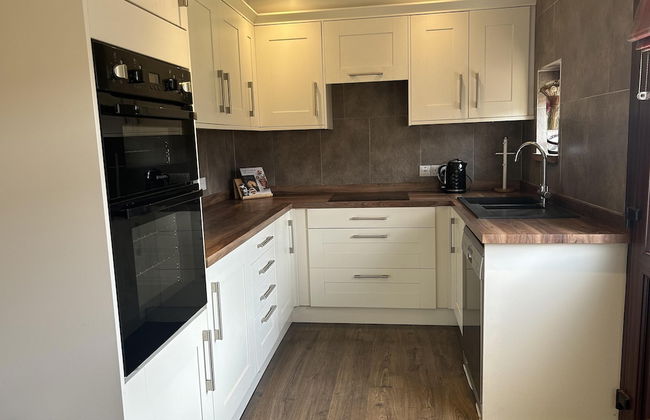 Wonderful 4 Bedroom Cottage Sleeps 8 - Foto 12