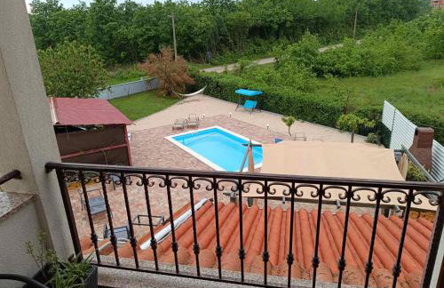 Green Oasis Near Barban - A House with a Pool, pet frendly - Foto 27